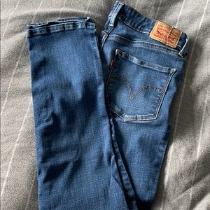 Levi’s mid rise skinny jeans